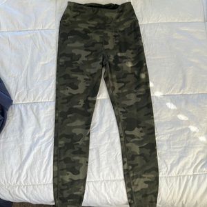 Danskin camo leggings